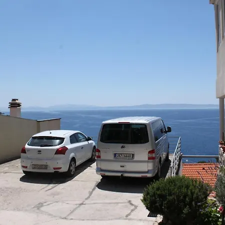 With A Parking Space Brela, Makarska - 6747 Brela