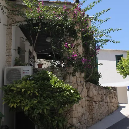 Apartamento With A Parking Space Brela, Makarska - 6747 *