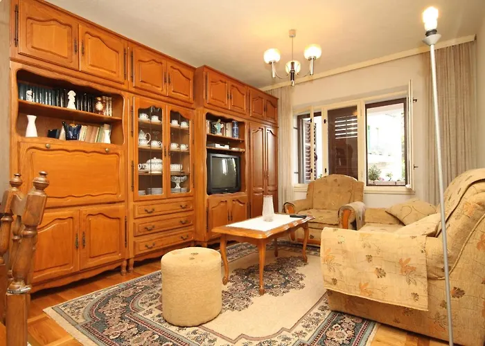 Apartamento With A Parking Space Brela, Makarska - 6747 *