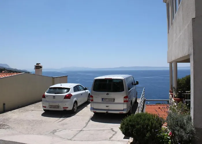 With A Parking Space Brela, Makarska - 6747 Brela