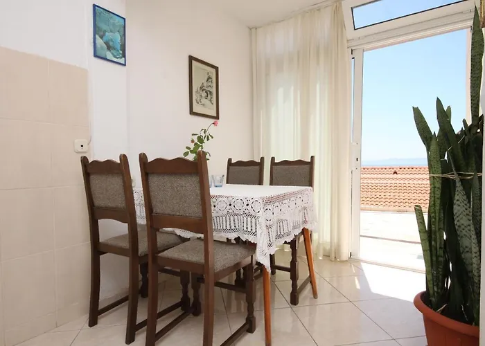 Apartamento With A Parking Space Brela, Makarska - 6747